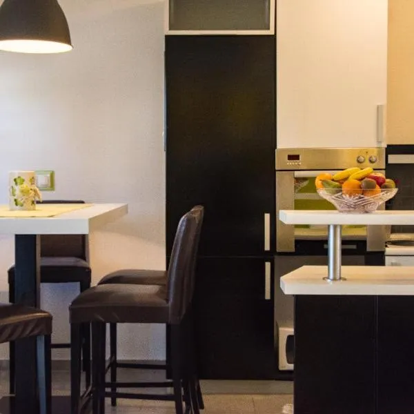 Apartment Dino, hotel in Selce
