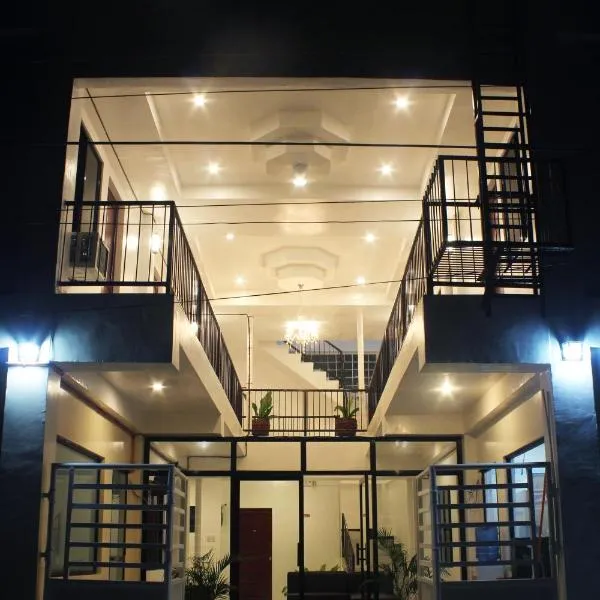 Luna Oslob Travellers Inn, hotel in Look