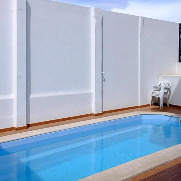 Sunset Holiday Home, hotel in Fernao Ferro