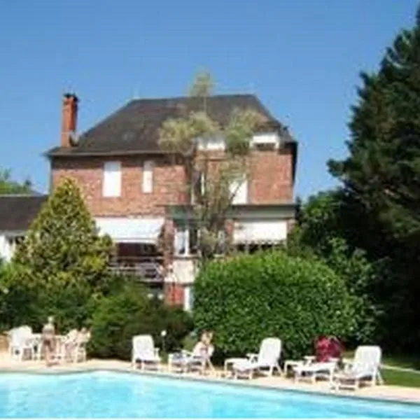 LogisHotels Le Relais du Quercy, hotel in Sarrazac