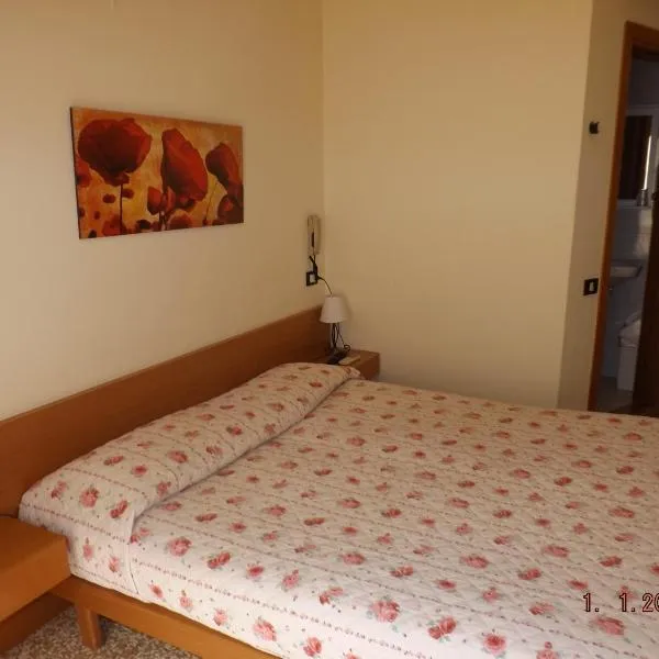 Albergo Dal Baffo: Lazise'de bir otel