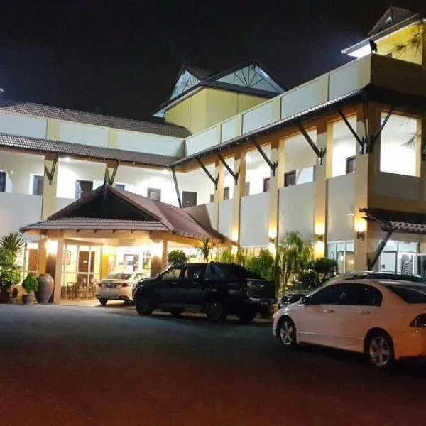 Teluk Lipat Seaview Inn, hotel v destinaci Dungun