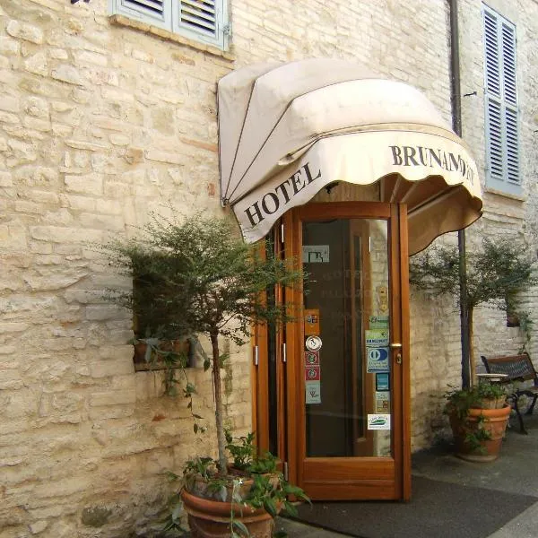 Hotel Palazzo Brunamonti, hotel v destinaci Bevagna