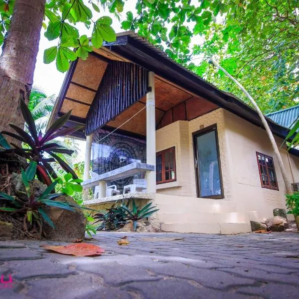 Seetanu Bungalows, hotel a Srithanu Beach