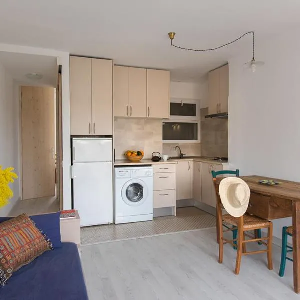 Acogedor apartamento en el centro de Llançà โรงแรมในยันซา