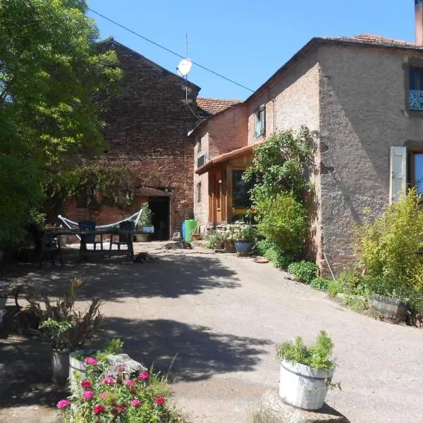 Chambre d'hôtes des Monts, hotel in Brousse-le-Château