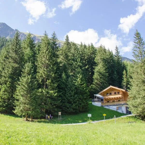 Family Lodge Maximilian, hotel na Tuxu
