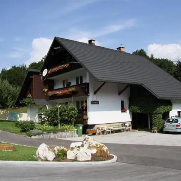 Apartments and rooms Cerkovnik, hotell i Ukanc