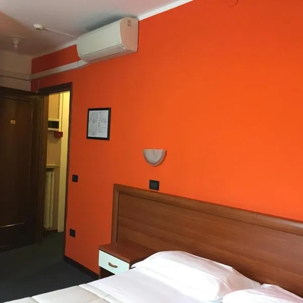 가르다에 위치한 호텔 Hotel Cortina