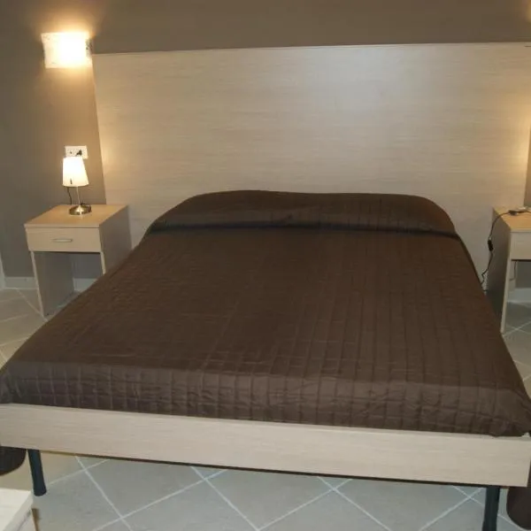 Guest House Golfo Xifonio، فندق في Priolo Gargallo