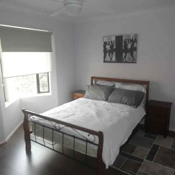 Prime location & spacious, hotel em Adelaide