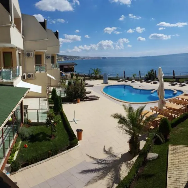 Aparthotel Golf Coast, ξενοδοχείο σε Καβάρνα