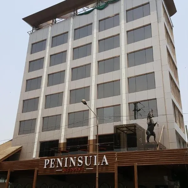 Peninsula Redpine-Airport, khách sạn ở Bāndra