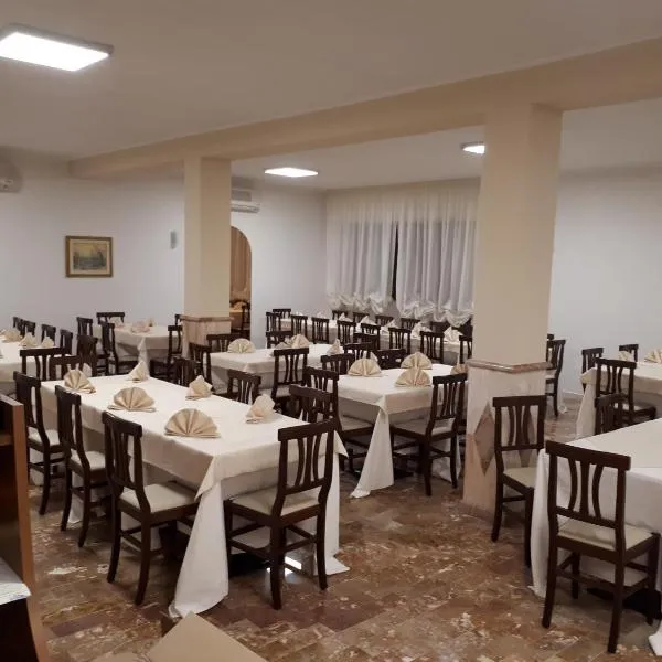 La Collinetta sas, מלון בMontazzoli