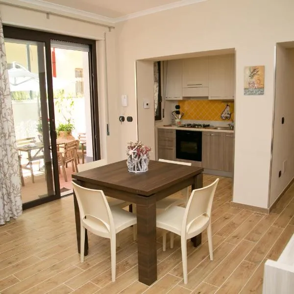 Casa Putti – hotel w mieście Letojanni