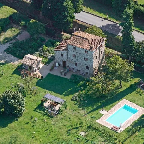 Corsanico-Bargecchia에 위치한 호텔 Casale delle Rondini
