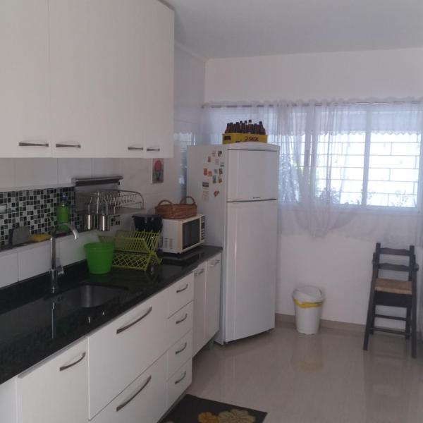 Casa com garagem em condomínio