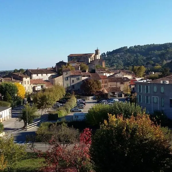 La roque، فندق في Figanières