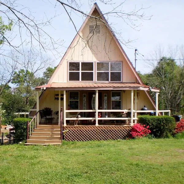 Grandeur Farm Retreat, отель в городе Marshallville