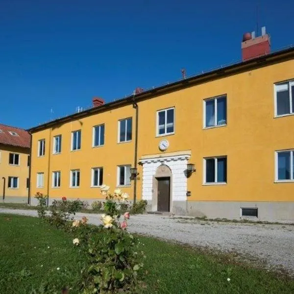 Östra Flygeln Bunge Vandrarhem, hotel in Fårösund