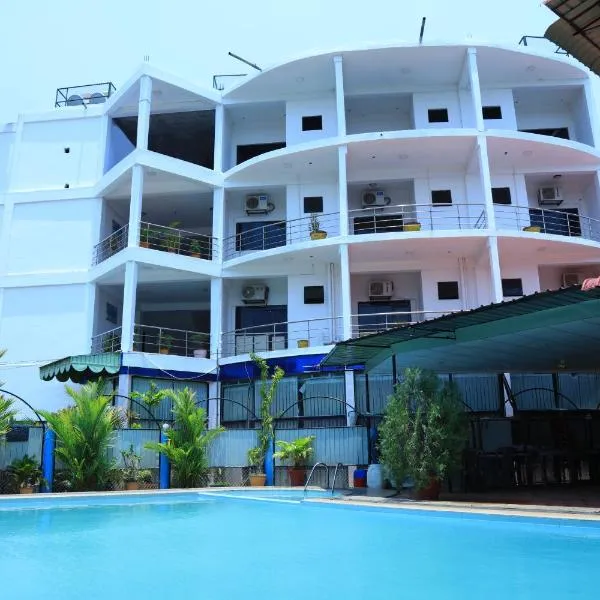 Nelly Star Hotel, hotel v mestu Iratperiyakulama