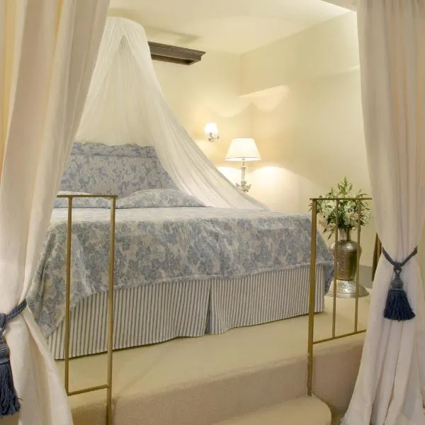 Le Convivial - Wine and Spa Experience Suites, hotel v destinaci Xylokastro