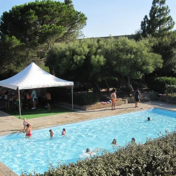 Centro Vacanze Cugnana Verde, hôtel à Marina di Portisco