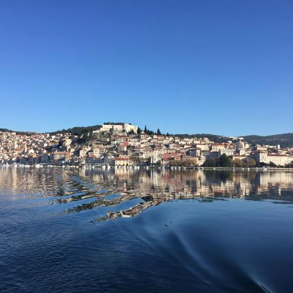 Apartman Luna, khách sạn ở Šibenik