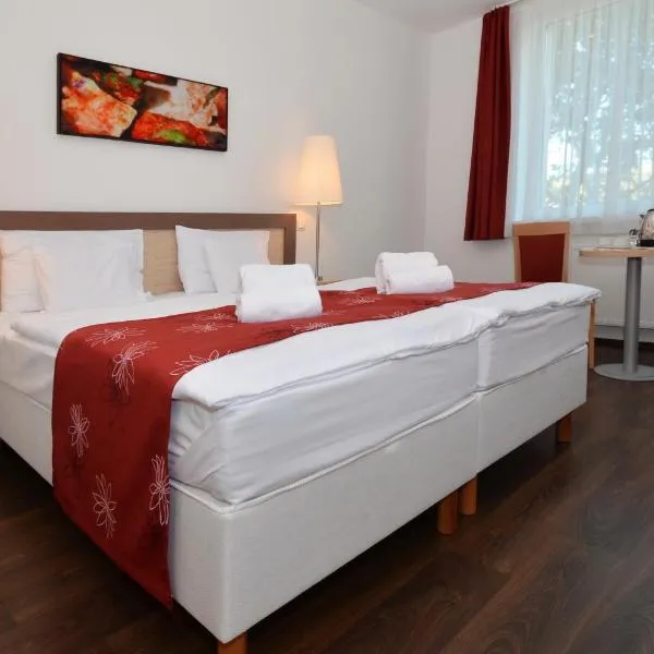 Hotel Opal Superior - Adults Only – hotel w mieście Gyöngyös