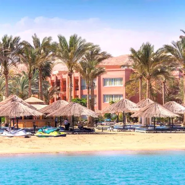 Kefi Palmera Beach Resort El Sokhna - Family Only，Al Ḩafāʼir的飯店