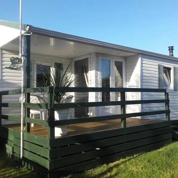 Mobile Home à Louannec, hotel v destinaci Louannec