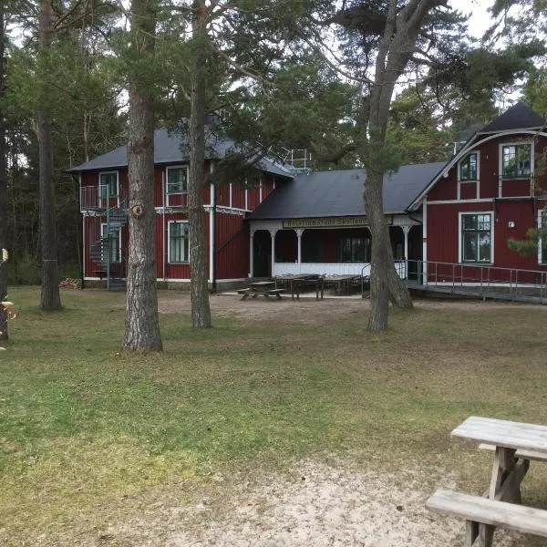 Strandvillan i Åhus – hotel w mieście Åhus
