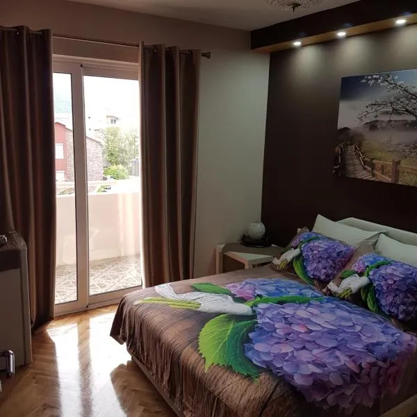 Apartments Vila Galileo, hotel in Budva