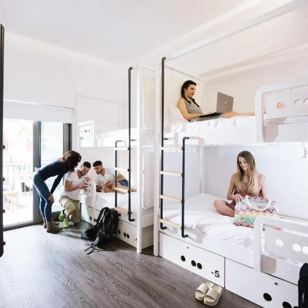 Cocoon City Hostel, hotel ve městě Chania