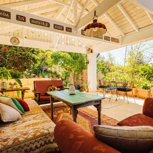 The Blue Beach House, hotel in Quinns Rocks