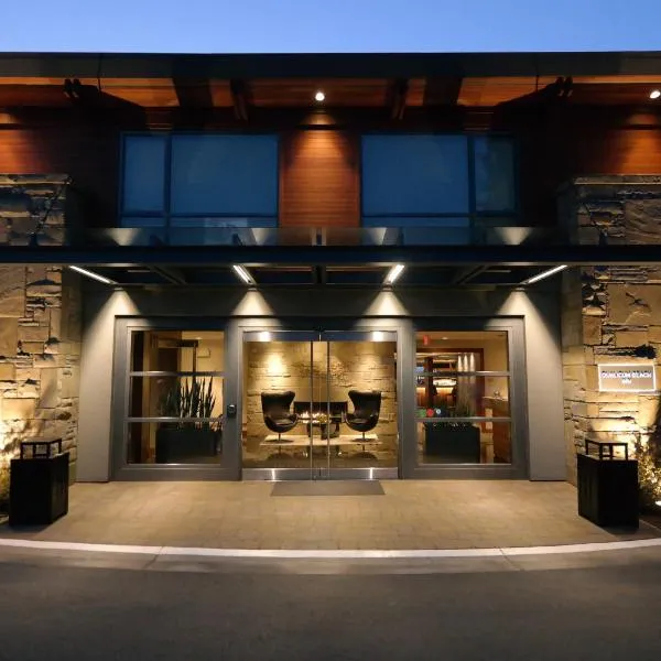 Qualicum Beach Inn, hotel v destinaci Qualicum Beach