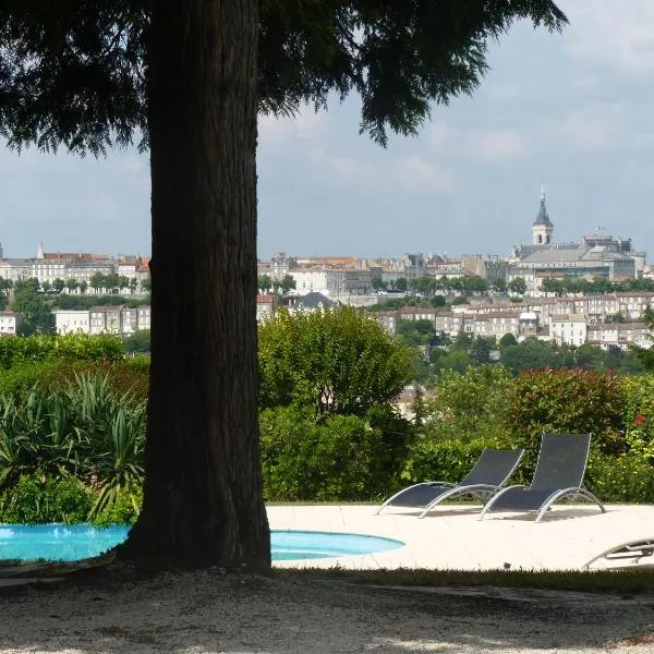 Domaine du Champ Fleuri – hotel w mieście Angoulême