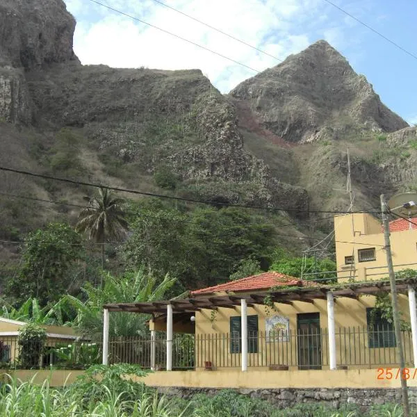 Ribeira Grande Country House, hotel in Escabeçada
