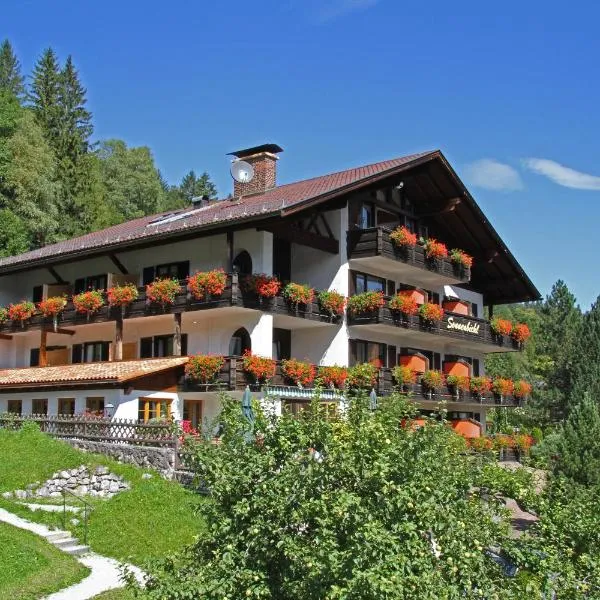 Landhaus Sonnenbichl Mittenwald、ミッテンヴァルトのホテル