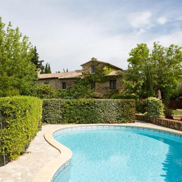 Le Mas Des Aigras - Hôtel & Restaurant de Charme en Provence, hotel v destinácii Orange