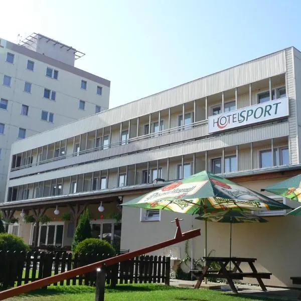 Hotel Sport, hotel in Tuhaň