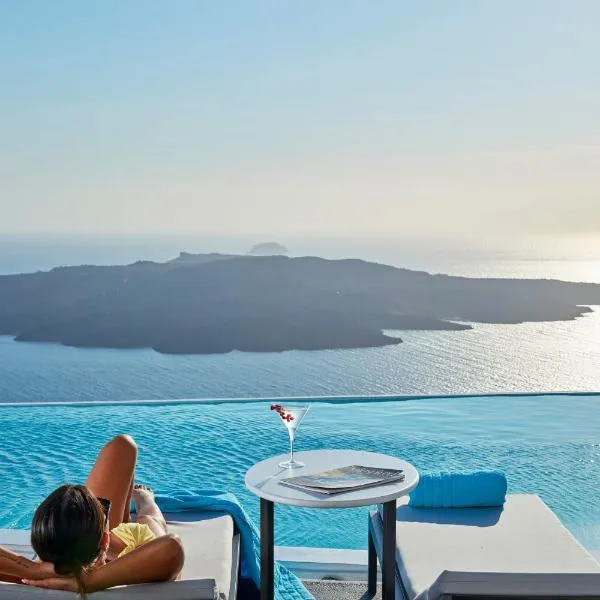 Cosmopolitan Suites - Small Luxury Hotels of the World, hotel in Fira