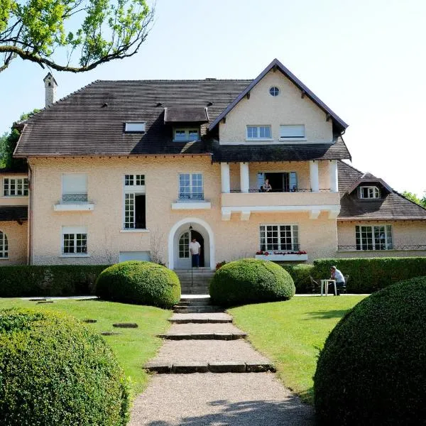 Maison d'Hôtes l'Escale, hotel v destinácii Bains-les-Bains
