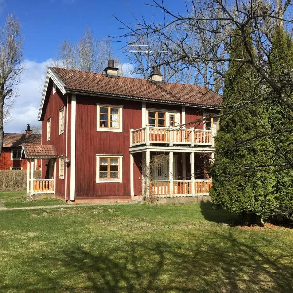 Hallagårdens B&B, hotel v destinaci Vintrosa