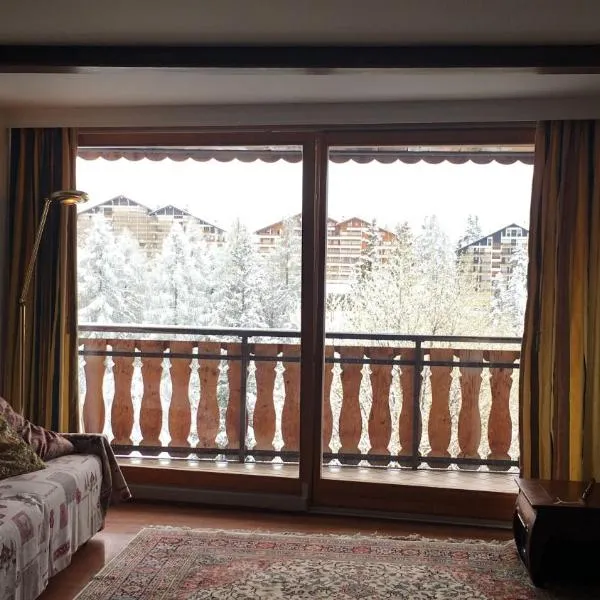 Apartment 24 Hotel Etrier pool & spa, hotel v destinaci Crans-Montana