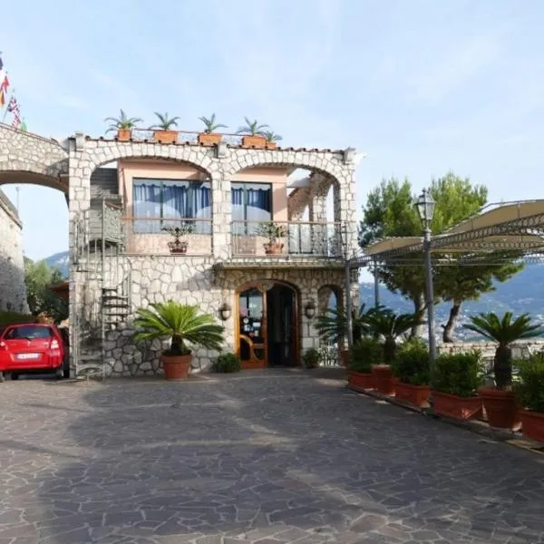 Hotel Mega Mare, hôtel à Vico Equense