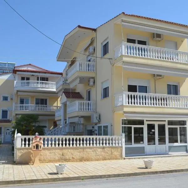 Irini Apartments, хотел в Керамоти