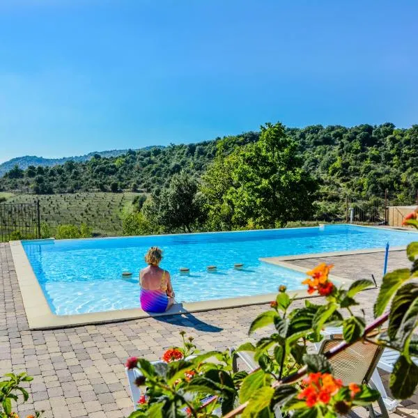 Domaine de Chadeyron, hotel in Lagorce