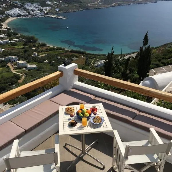 Theoreion, hotell sihtkohas Tholária