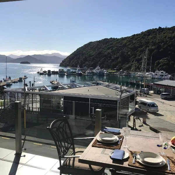 Oxley's Waterfront Apartment, hotel in Picton